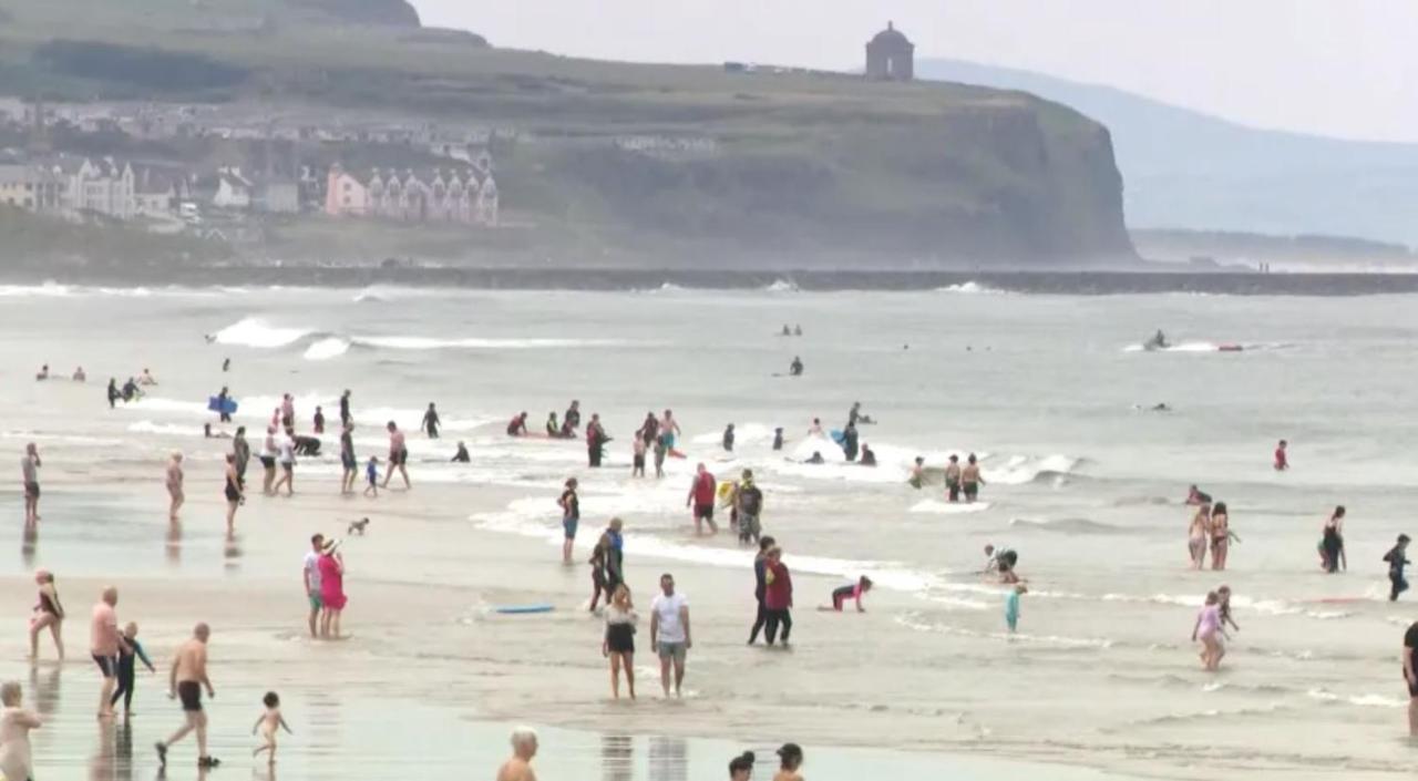 Enfield Street House Behind Portstewart Promenade With Partial Sea View From Front 3 Bed Sleeps 7 Villa Buitenkant foto